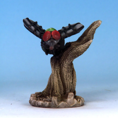 Giant Fly resin miniature perche...