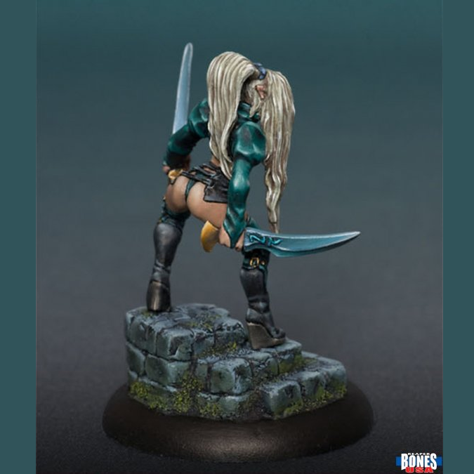 30229 Caryth, Female Dark Elf - Bones USA Reaper Legends