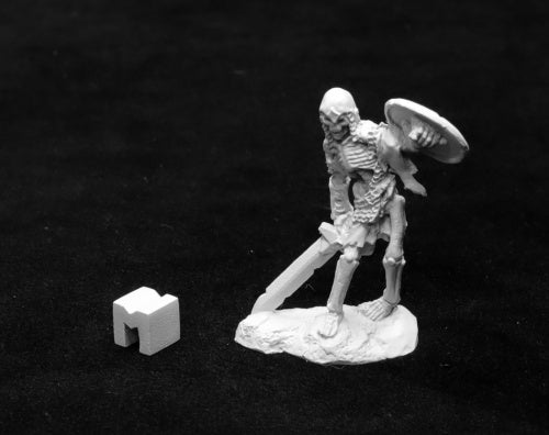 03944: Bog Skeleton with Sword & Shield