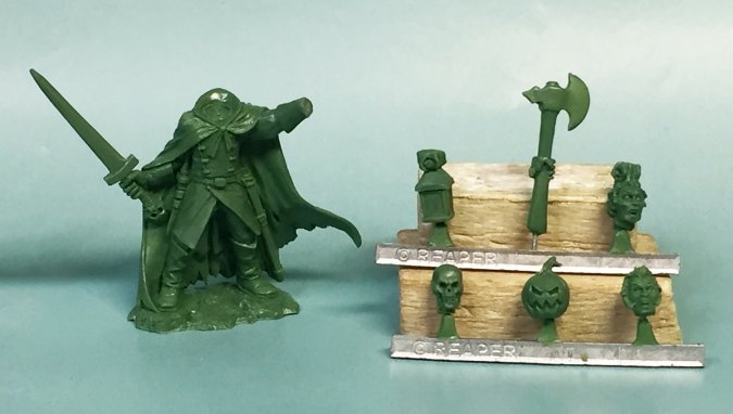 04031 Headless Footman