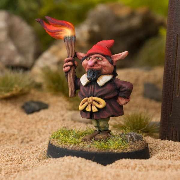 The ‘Flambeau’ by Northumbrian Tin Solider contains a metal miniature holding a lit torch