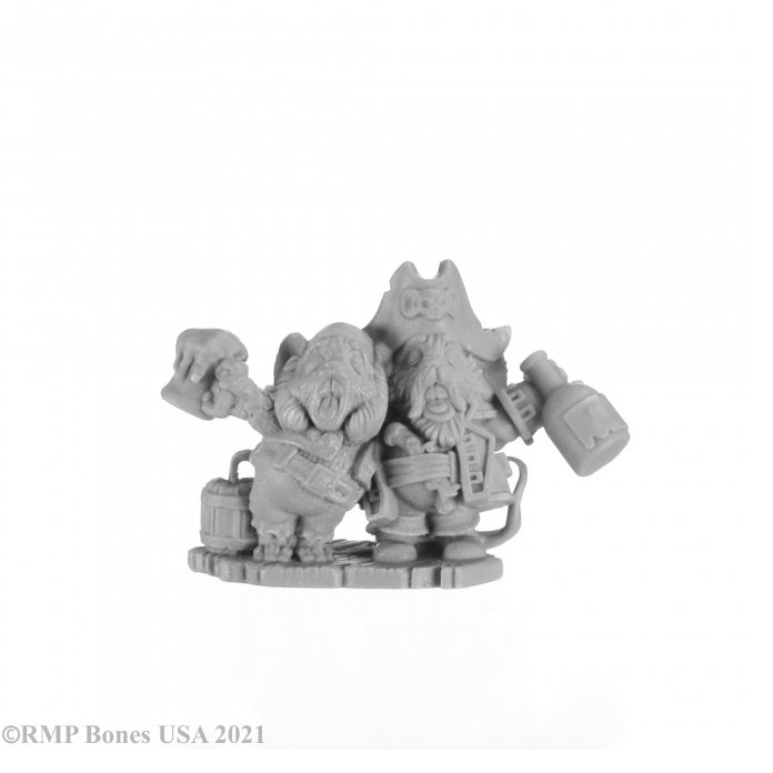 Reaper miniatures reaper con 2021 gaming figure. two merry pirate mouslings with their arm around each other and a drink in the other hand