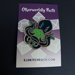 Otherworldly Pacts Green D20 Pin Badge