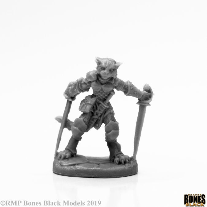 44118 Shadoweyes, Catfolk Rogue (Bones Black) :www.mightylancergames.co.uk