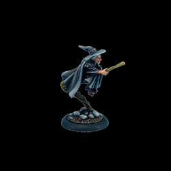 Esme on broom - Discworld Miniatures (D02800) :www.mightylancergames.co.uk