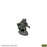 07087 Molly Copperpot Halfling T...