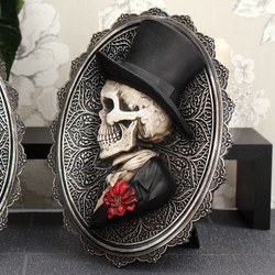 Handsome Wall Plaque by nemesis now . Skeleton Edwardian art style in a top hat