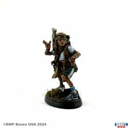 30159 Elusive Weaselmancer Druid from the Reaper bones USA legends range. Using high quality RMPrint material this miniature represents a human druid for your tabletop or painting hobby needs, wearing shorts and surrounded by his weasel animal companions a great edition to your RPG.