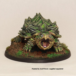 07107 Giant Snapping Turtle sculpted by Jason Wiebe from the Reaper Miniatures Bones USA Dungeon Dwellers range. A great monster for your gaming table representing a turtle with an open mouth.   Shown painted by Darryl Roberds next to Garrick The Bold (known as Sir Forscale) to give an idea of scale. 