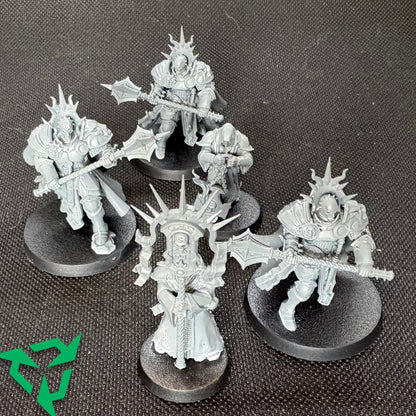 5 Assembled and unpainted Reclusian Squad Miniatures