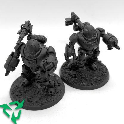 Preloved Assembled & Primed Adeptus Mechanicus Kastelan Robots Front