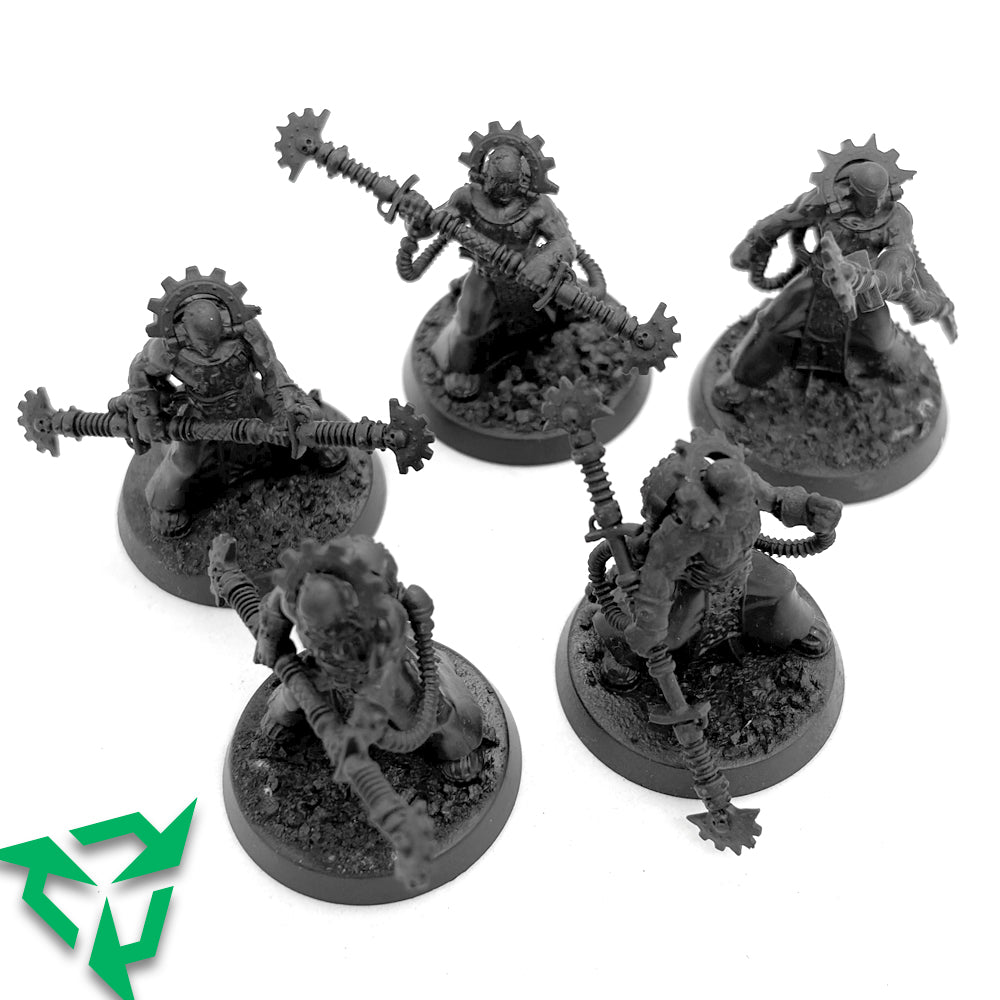 Preloved Assembled & Primed Adeptus Mechanicus Electro-Priests Front