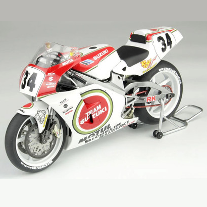 Beemax Suzuki RGV500 XR79 -  1/12 Scale