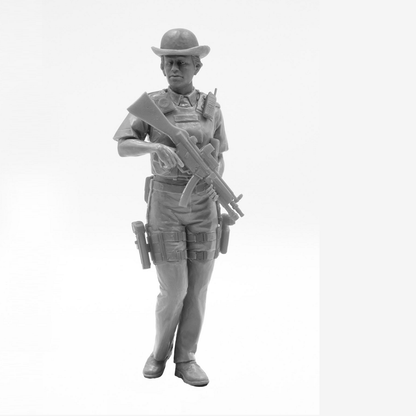 ICM British Police Female Officer – 1:16 Scale Model Kit