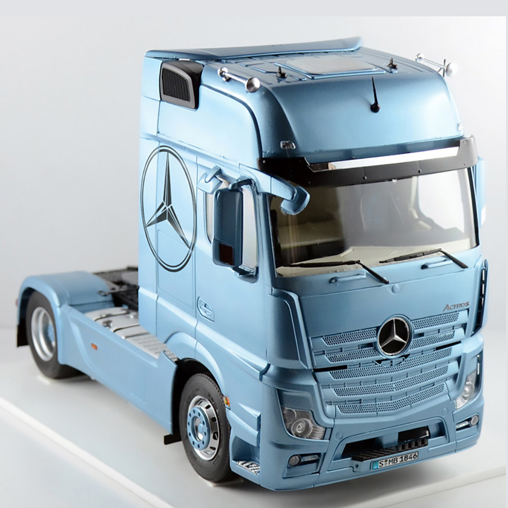 Italeri Mercedes Benz Actros MP4 Gigaspace - 1/24