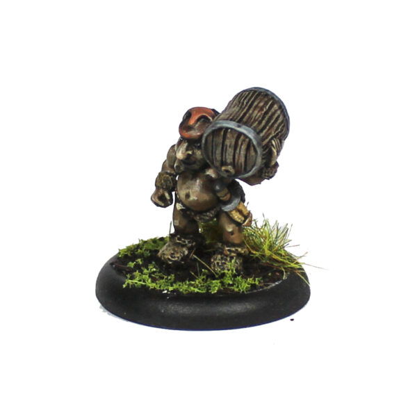 Pech Brewer by Oakbound Studio. A lead pewter miniatures of a gnome carrying a beer keg over one shoulder