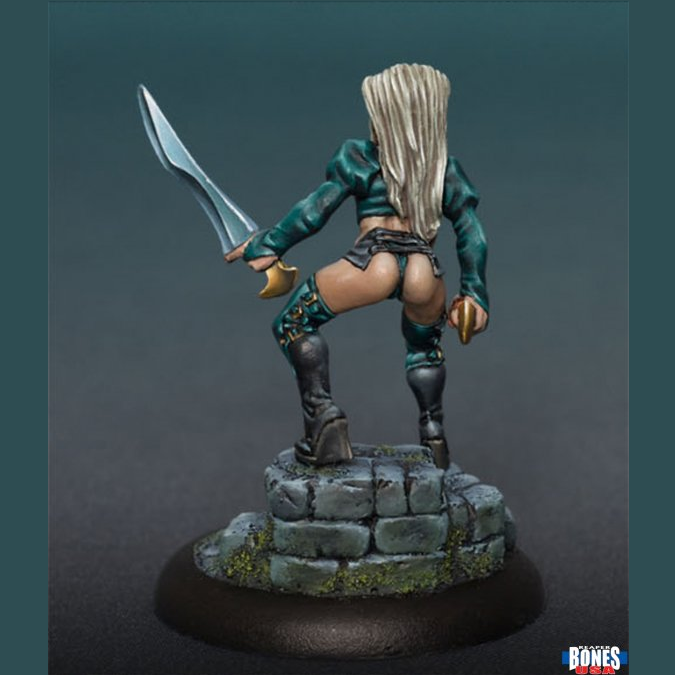 30229 Caryth, Female Dark Elf - Bones USA Reaper Legends