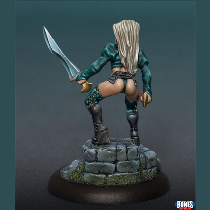 30229 Caryth, Female Dark Elf - Bones USA Reaper Legends