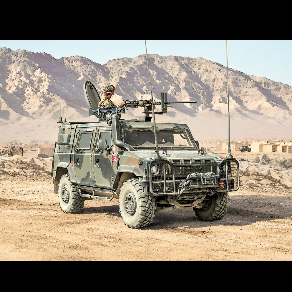 VTLM Lince Italeri 1:35 Model Kit