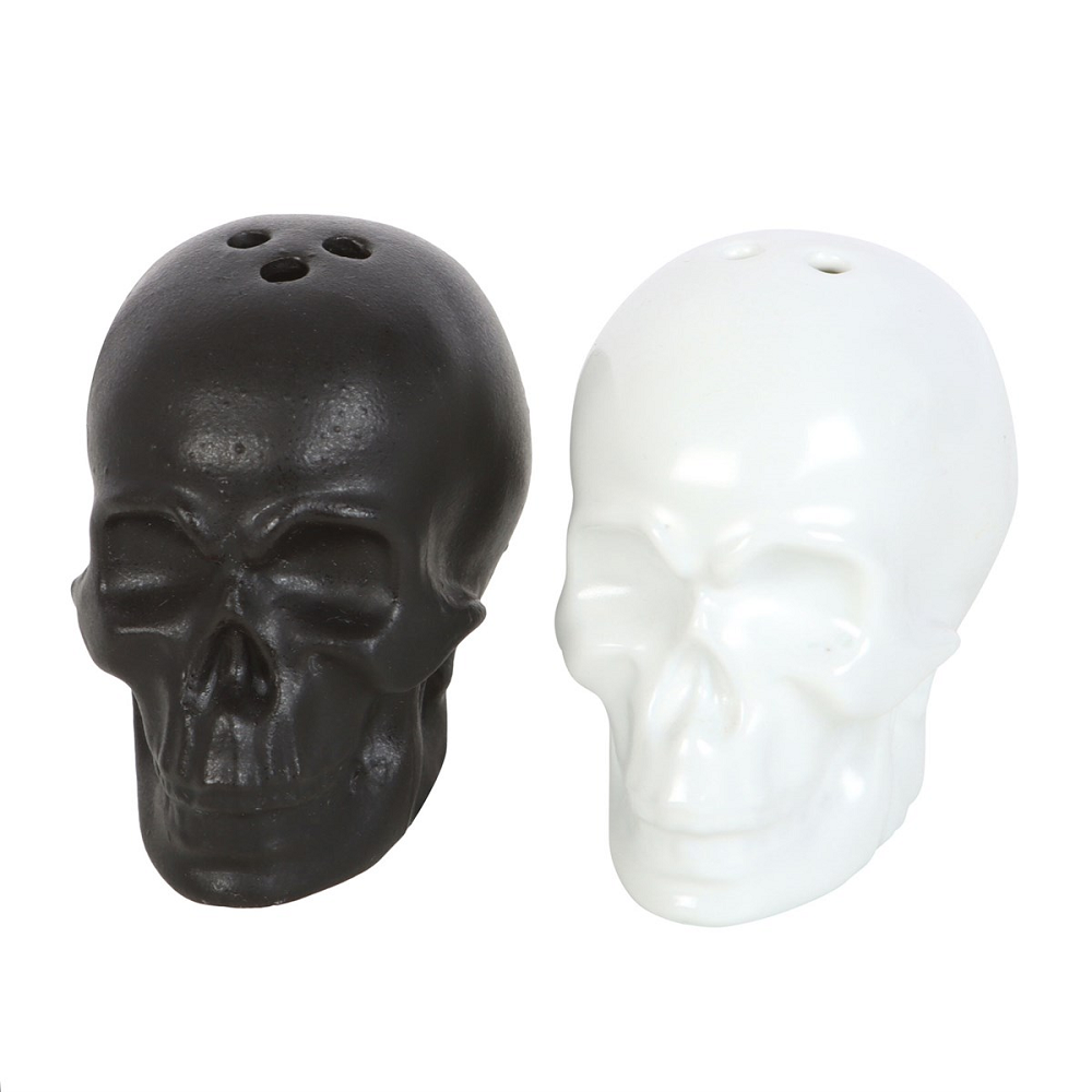 One black and one white ceramic skull for your salt and pepper holding needs, bringing some spooky class to your dinner table, making a great New Home gift for a friend or adding extra detail to your Halloween party.
