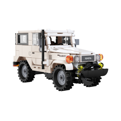 CaDA Toyota Land Cruiser FJ40 - 1:24 Scale Building Brick Model Kit