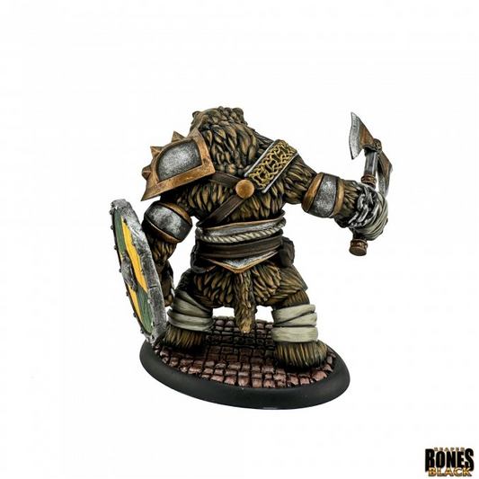 Fantasy figurine of a bear-like ...