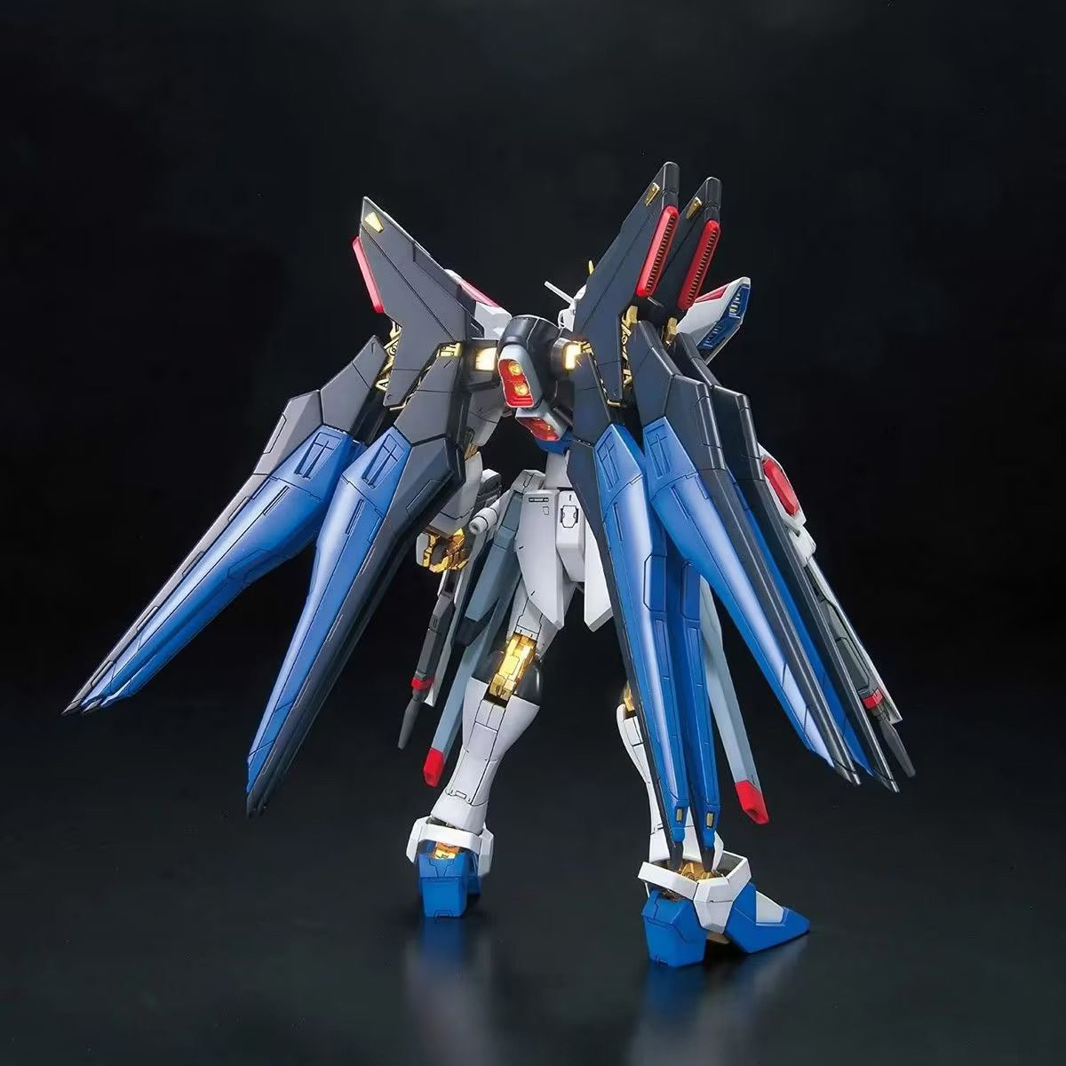 MG Strike Freedom Gundam Full Burst Mode – 1/100 Bandai Gunpla