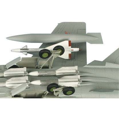 Zvezda Russian Long Range Interceptor MiG-31B Foxhound | 1:72 Scale