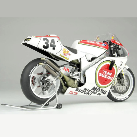 Beemax Suzuki RGV500 XR79 -  1/12 Scale