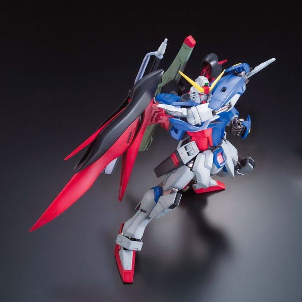 MG Destiny Gundam Extreme Blast Mode – 1/100 Bandai Gunpla
