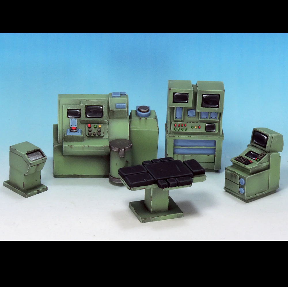 Crooked Dice Hi-Tech Lab. A resin scenery set featuring scanner, monitor bank, consoles, and examination table. Supplied unpainted for customisation.
