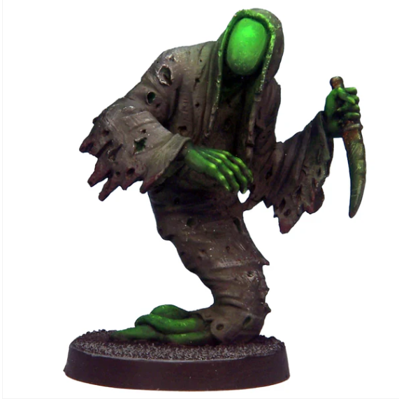 Crooked Dice Mirror Mask Murderer. Cloaked, hooded faceless figure holding a knife, the Mirror Mask Murderer miniature poised menacingly on a round base with eerie sculpted detail.