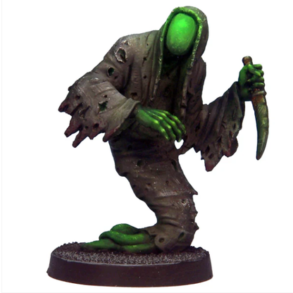 Crooked Dice Mirror Mask Murderer. Cloaked, hooded faceless figure holding a knife, the Mirror Mask Murderer miniature poised menacingly on a round base with eerie sculpted detail.