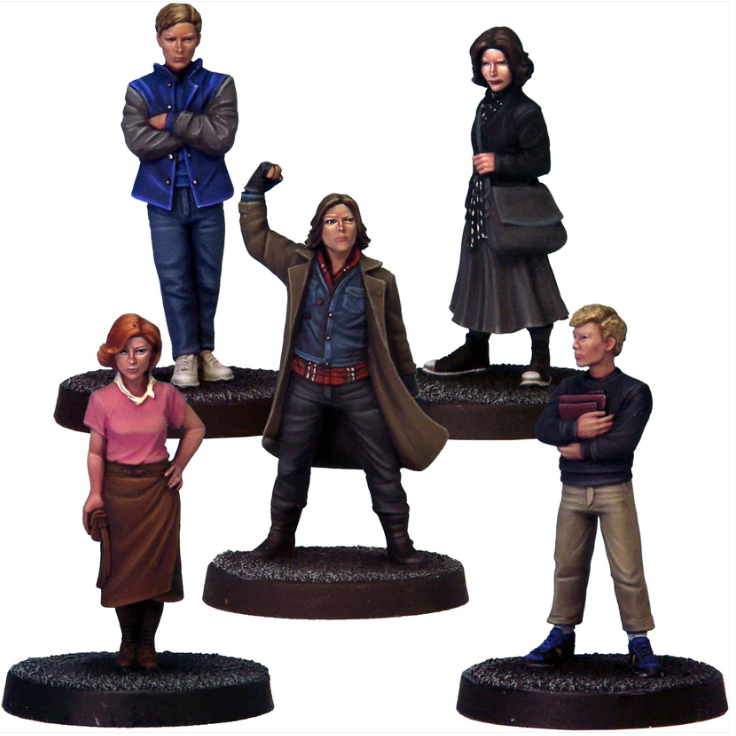 Set of 5 high school student miniatures in white metal. Includes teen archetypes like athlete, brain, princess, and more. Supplied unpainted, no assembly.