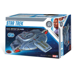 Star Trek U.S.S Defiant Model Kit 1/1000 Scale