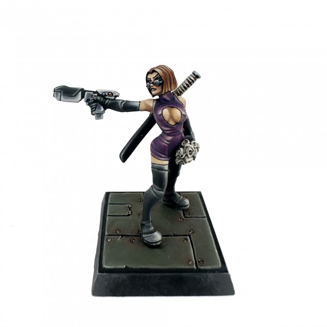 Unpainted miniature of Franka, Future Widow by Werner Klocke from Chronoscope Genesis. Features futuristic weaponry, a mechanical device, and sleek armour.