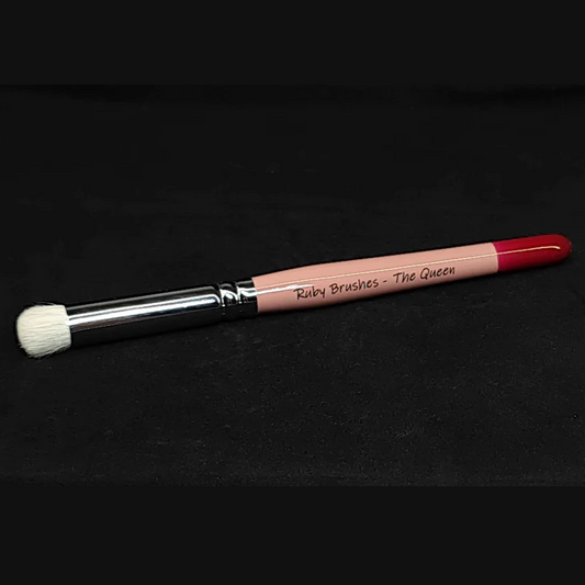 Ruby Brushes The Queen drybrush ...