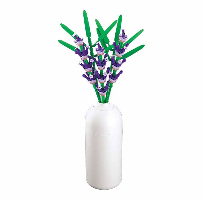 White vase with green bamboo sticks and purple flowers on a white background. Sluban Lavender brick kit
