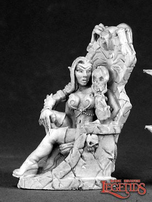 02577 Dark Elf Queen/Throne