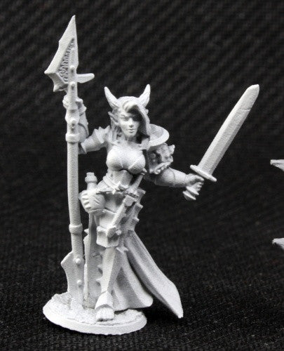 Reaper DHL 03811 - S'Kara, Female Skoli Warrior: www,mightylancergames.co.uk