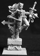 14020: Lola, Overlords Hero scul...