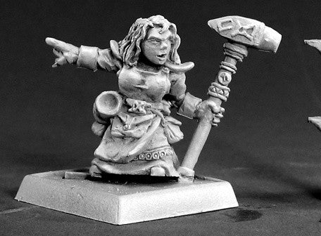 Reaper Warlord 14524 - Valana, Forgemaiden: www.mightylancergames.co.uk 