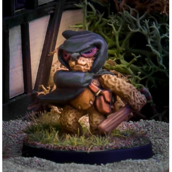 The Burglar (or Bearglar) by Northumbrian Tin Solider is a metal miniature of a teddy bear thief with a cloak, mask and club weapon