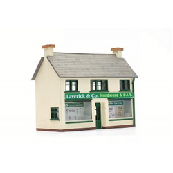 Dapol kitmaster general stores plastic kit  for OO / HO scale model railway made in the UK using recycled plastic and supplied with decals to add detail and interest to your railway layout, trackside, town and dioramas.
