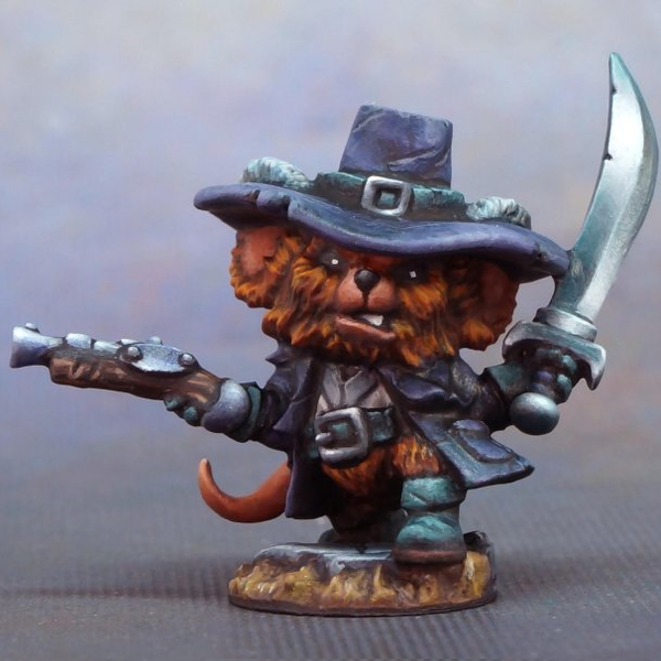 04040- Duskwarden Mousling (Reaper Dark Heaven Legends Metal). Reaper Miniatures gaming figure of a mouse dressed in a hat holding a gun and a sword