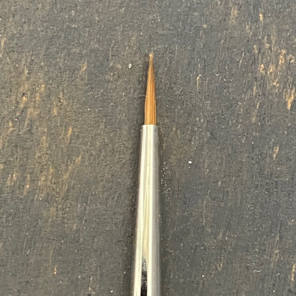 Rosemary & Co Red Dot pointed round size 3 paintbrush.