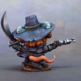 04040- Duskwarden Mousling (Reaper Dark Heaven Legends Metal). Reaper Miniatures gaming figure of a mouse dressed in a hat holding a gun and a sword
