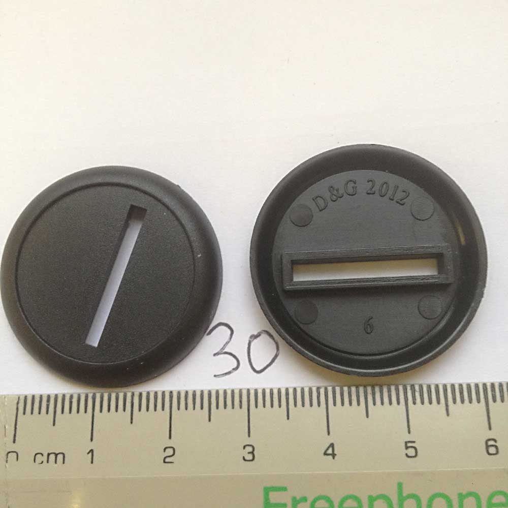 Miniature Bases: 30mm Round Base Lip - slotted (20 bases per blister) [RBLS30]