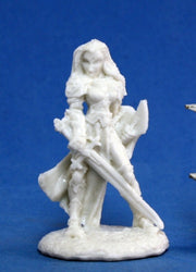 Reaper Bones - 77077 - Finari, Female Paladin: www.mightylancergames.co.uk