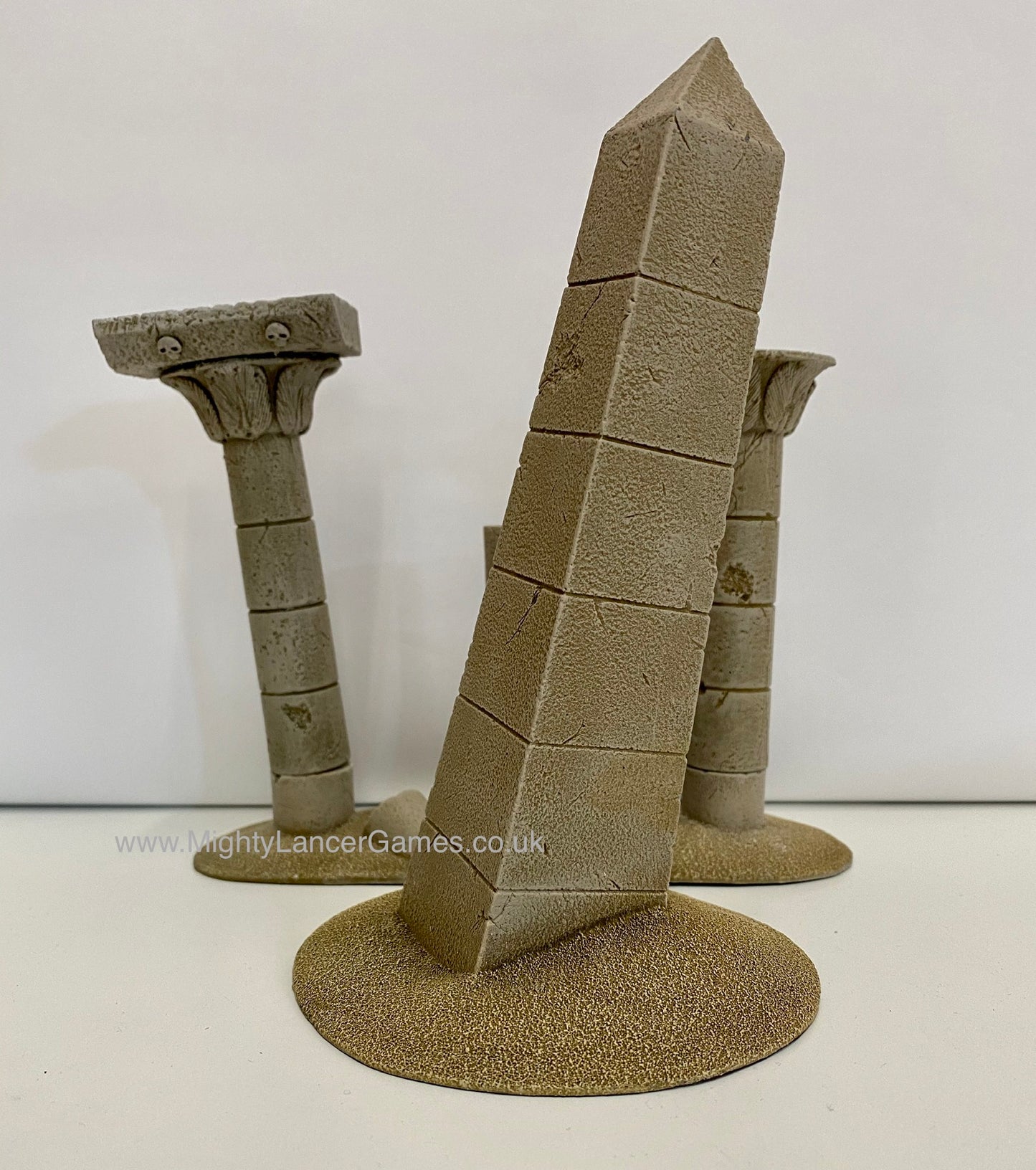 Battlefield in a Box: Obelisk and Pillars Sandstone (BB907)